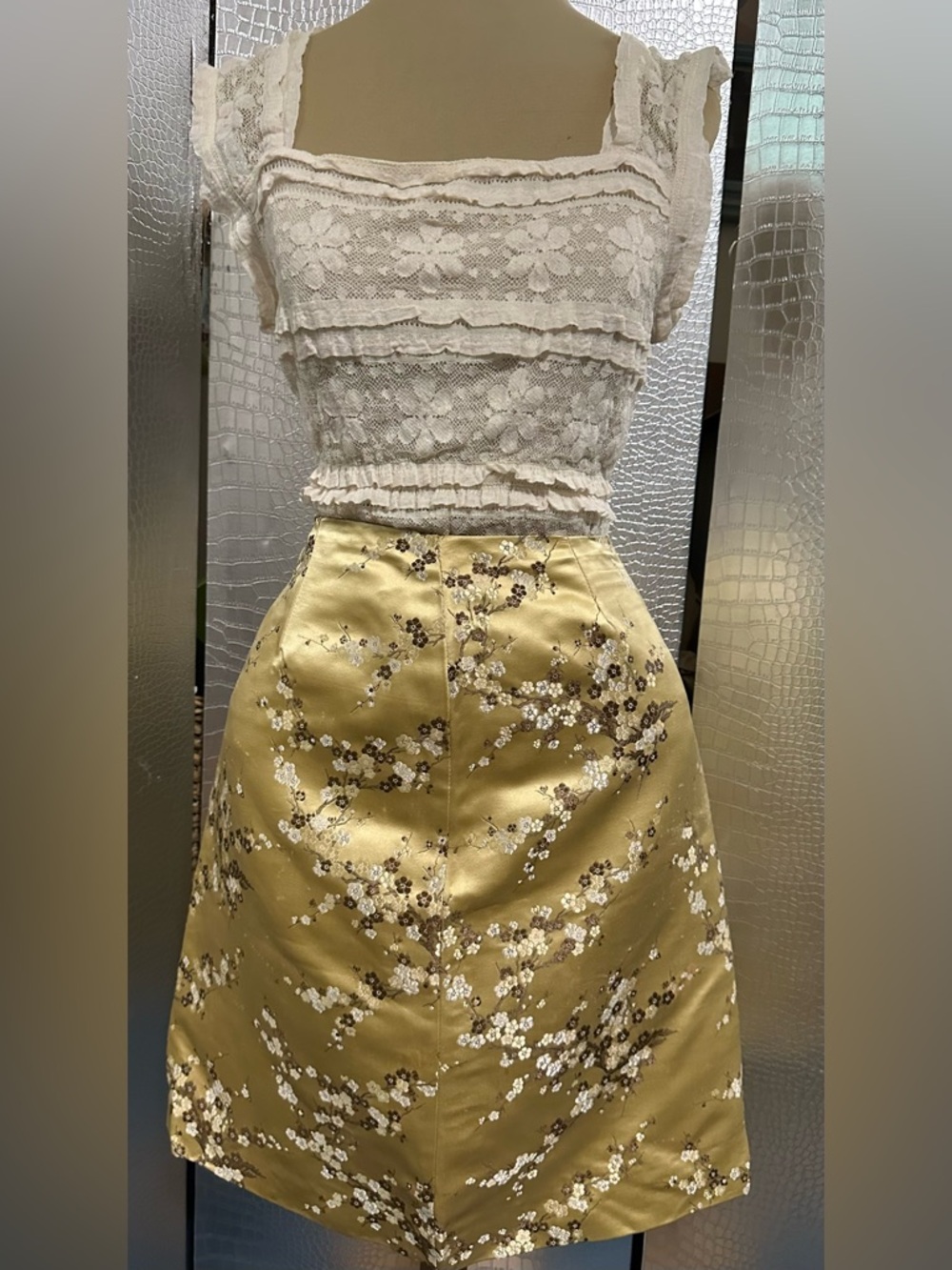Max Studio Gold Floral Jacquard A-Line Short Skirt Rayon Silk Made in USA